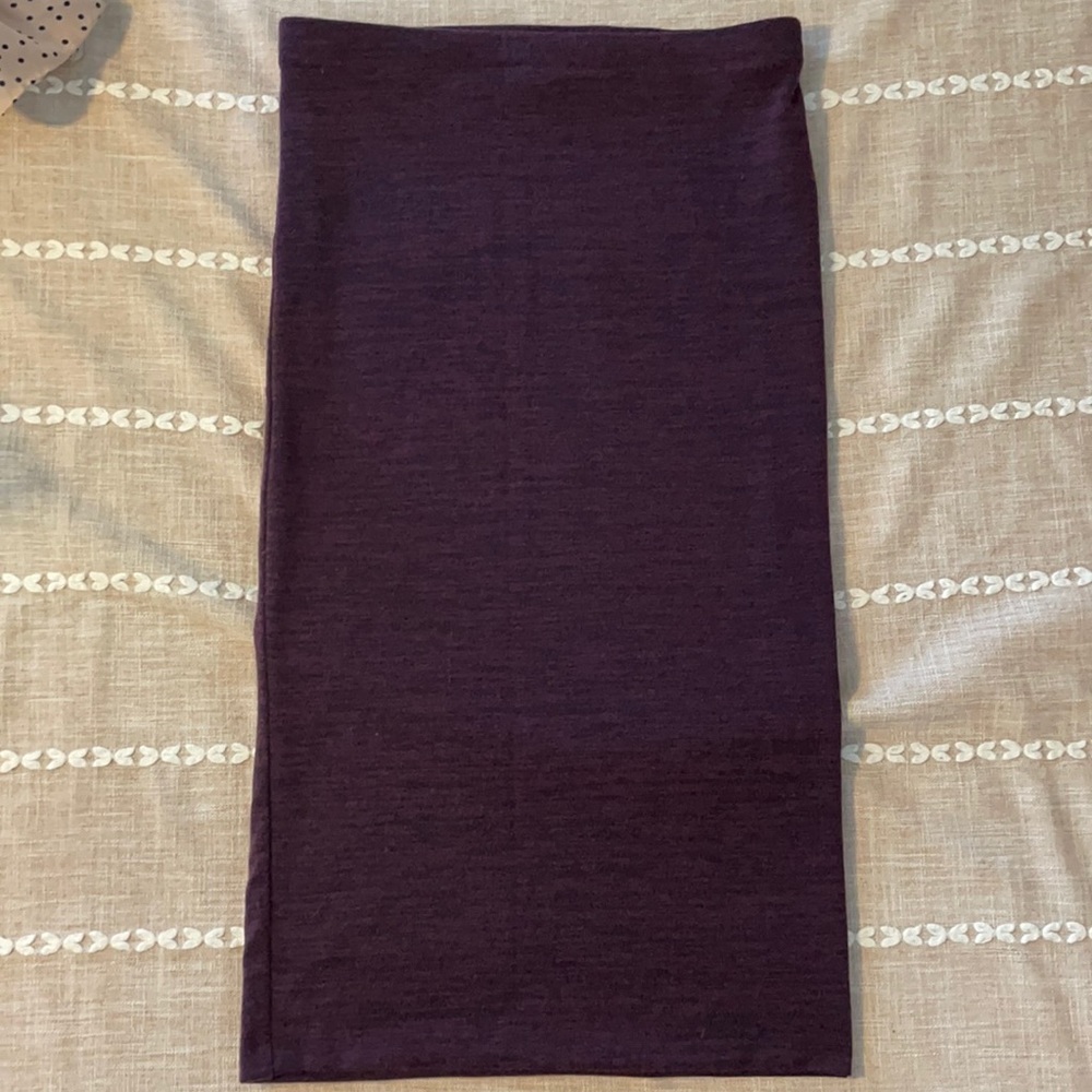 Purple sweater-material pencil skirt